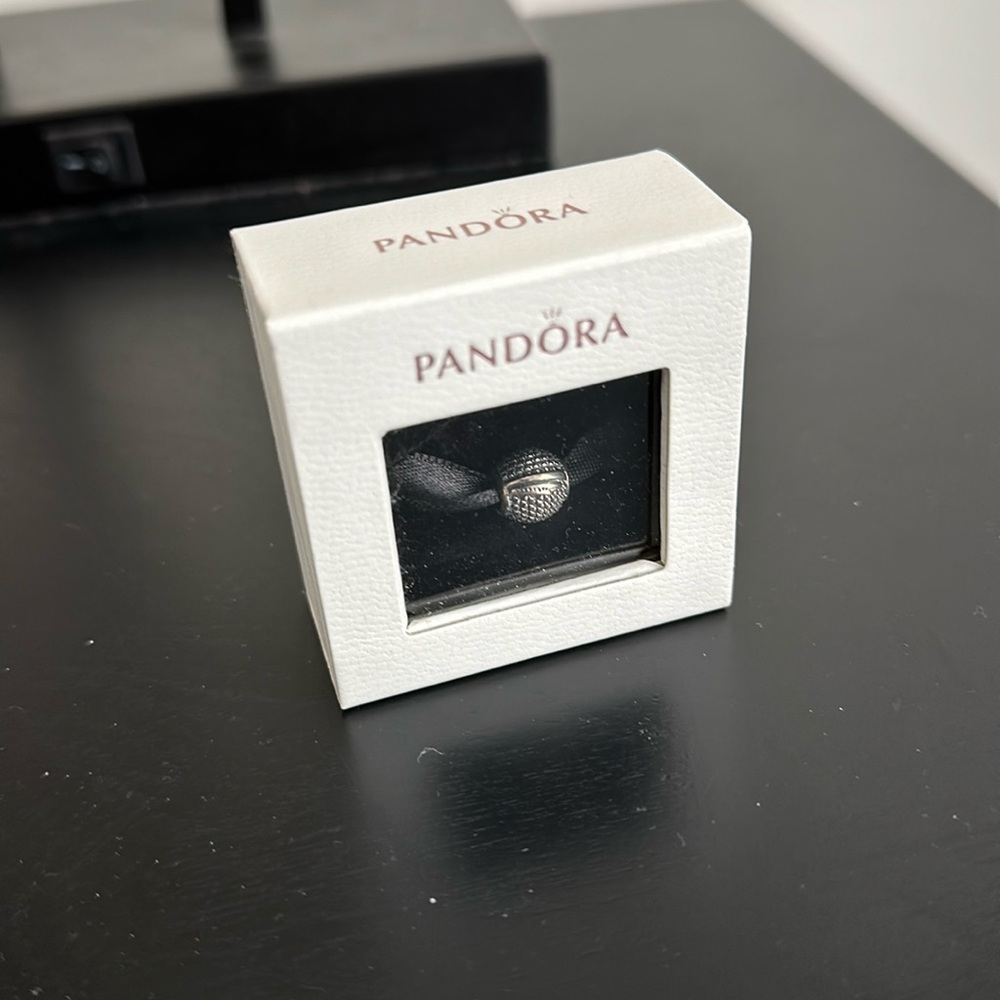 New in box rare Disney pandora epcot globe monorail charm spaceship earth